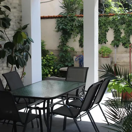 Stefi Guest house *